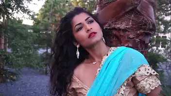 Hot and sexy bhabi