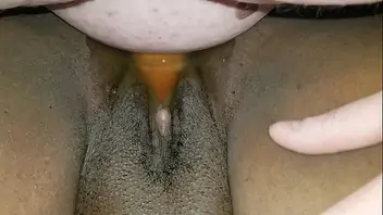 Very open pussy and pissing