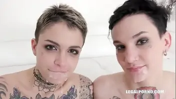 First lesbian double penetration