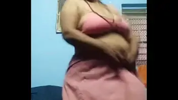 Mature Lady Showing Body 2