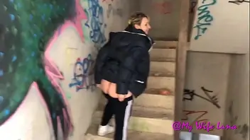 Girl fucks in abandoned house
