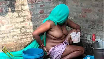 Hot desi bhabhi in black saree passionate sex in kithchen
