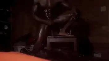 Young black camoltoe enromus pussy solo play